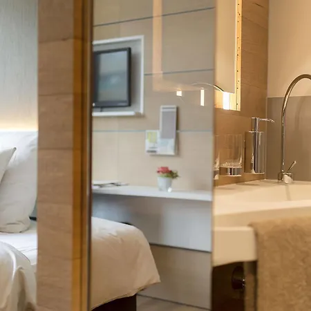Hotel Steinenschanze Charming & Garden 3*